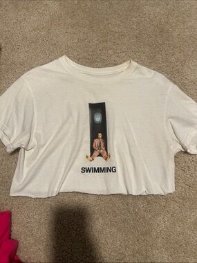 Cropped Graphic Tee with 'SWIMMING' Print in White